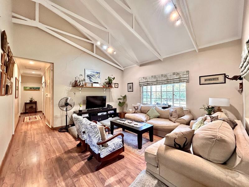 6 Bedroom Property for Sale in Hartbeespoort Rural North West